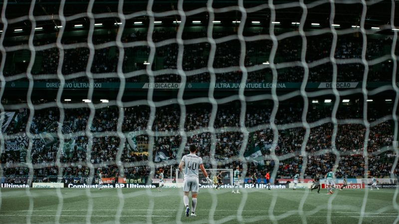 Real Madrid overtuigend langs Salzburg en door naar achtste finales WK voor clubs